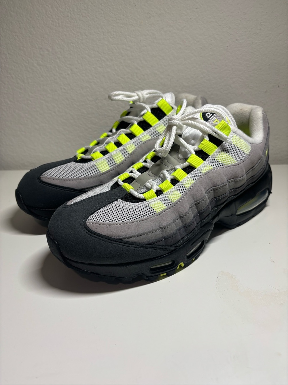 NIKE Air Max 95 OG Big Bubble Neon Womens Size 10